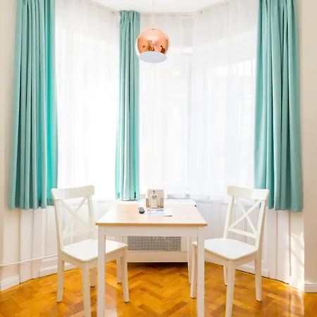 Downtown Sunny Cozy Apartament Budapesta